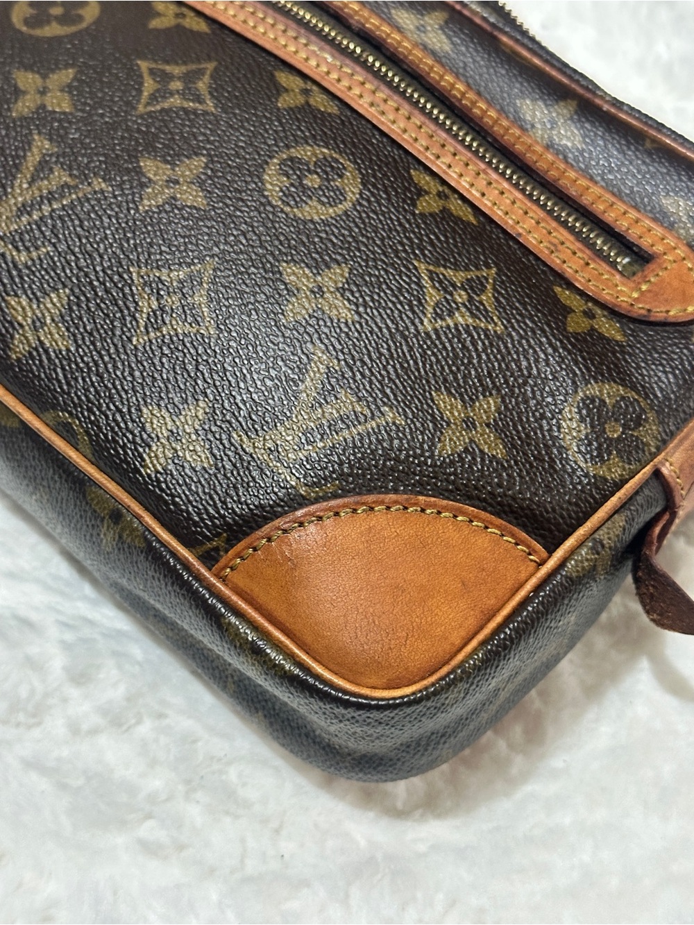 Vintage Louis Vuitton Marly Dragonne wristlet/clutch - Picture 12 of 14